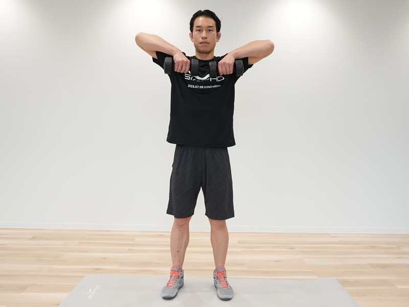 僧帽筋のトレーニング｜ダンベルアップライトロウ